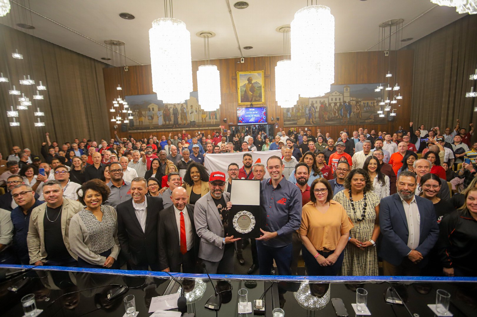 Metalúrgicos do ABC recebem Salva de Prata da Câmara Municipal de São Paulo em homenagem à sua trajetória de luta